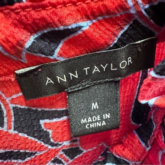 ANN TAYLOR RED & BLACK FLORAL LONG SLEEVED  FLOUNCY SLEEVE DRESS SZ M - Picture 5 of 7